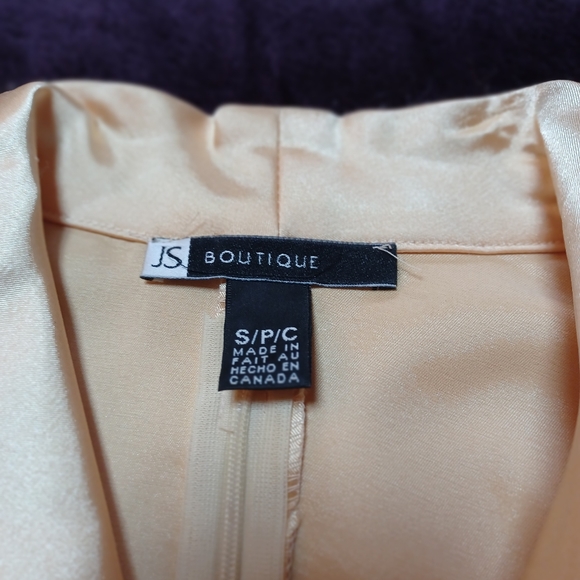 Beautiful Gold Cocktail Blouse - Picture 4 of 8